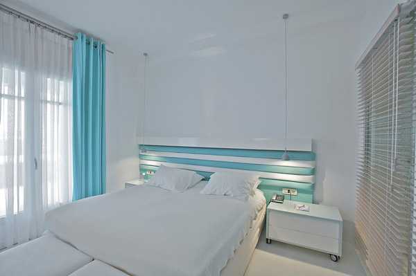 дизайн спальни в голубом в отеле