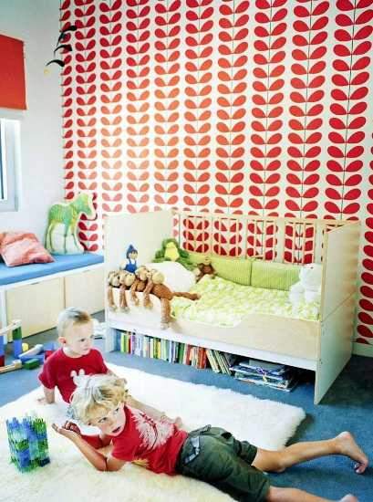 детская комната в красном цвете