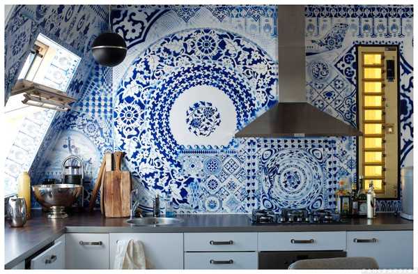 мозаика на стене в кухне
