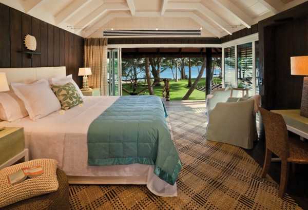 интерьер спальни виллы на острове Фиджи