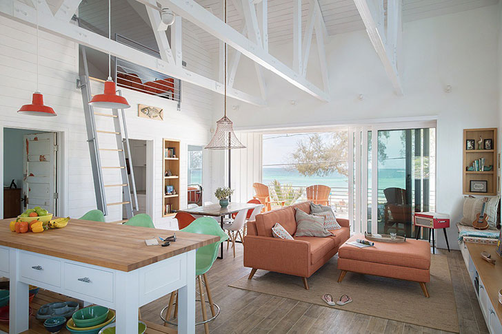 Bright Beach Cottage With Cheerful Interiors Photos