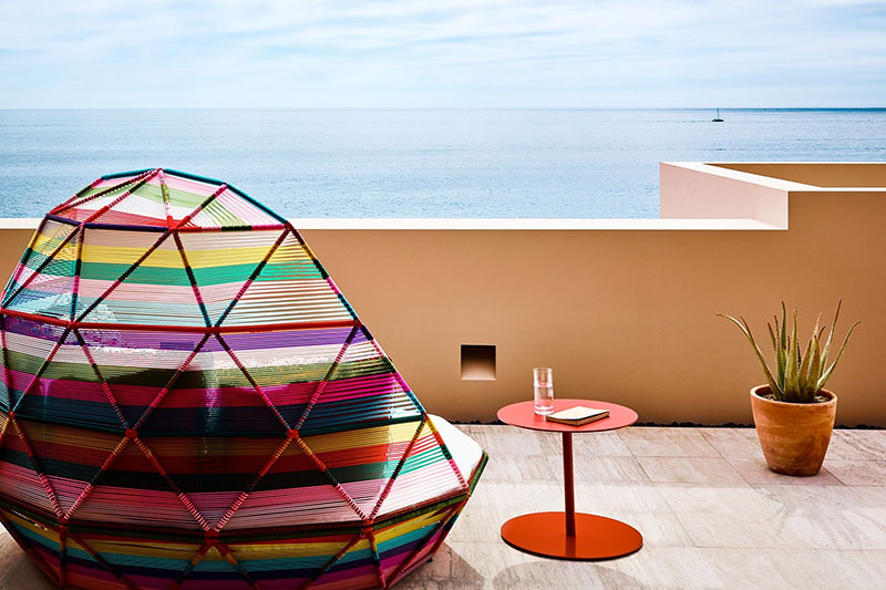 Оранжевое настроение: квартира с сочными акцентами и видом на океан в Мексике