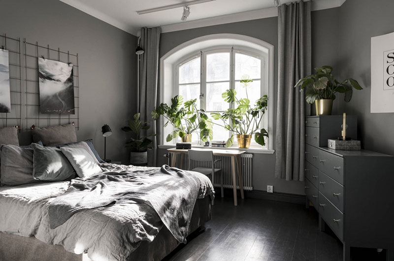 Класс! Современная квартира с высокими потолками в бело-серой гамме в Швеции