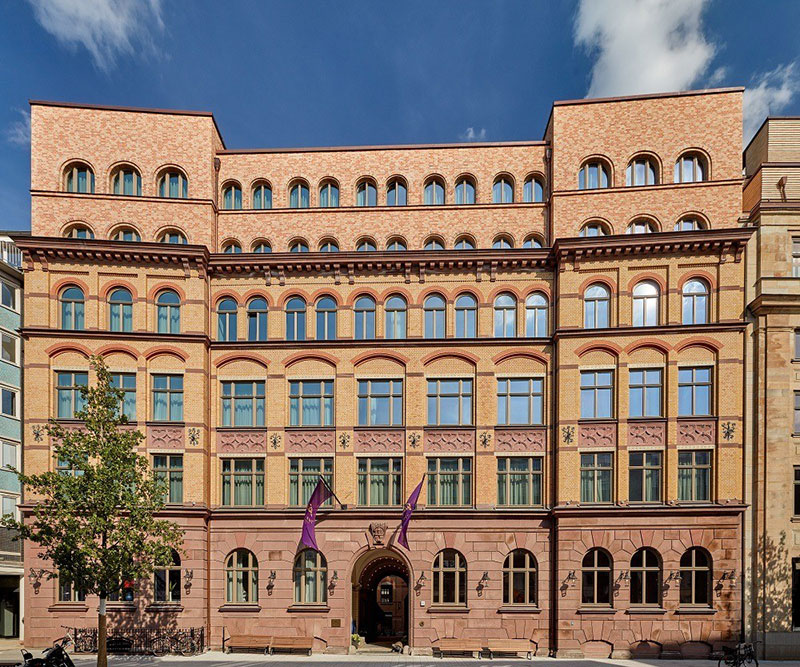 Отель Tortue в бывшем правительственном здании в Гамбурге