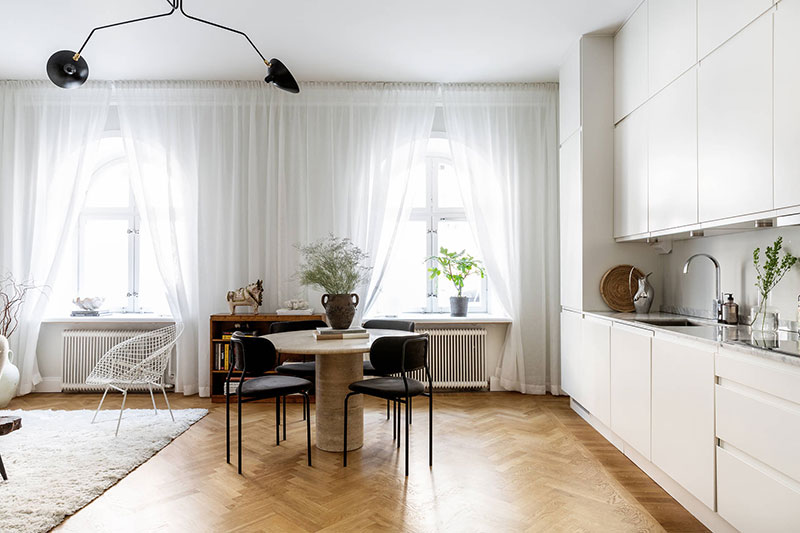 Класс! Нежно и элегантно: пример оформления современной квартиры для девушки (67 кв. м)