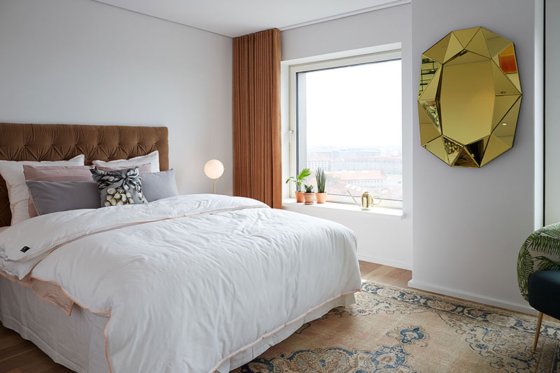 Класс! Скандинавская квартира с яркими элементами в высотке в Копенгагене
