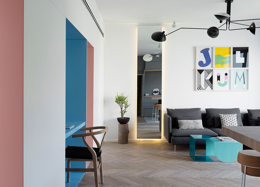 Класс! Цветной минимализм в маленькой квартире в Израиле (55 кв. м)