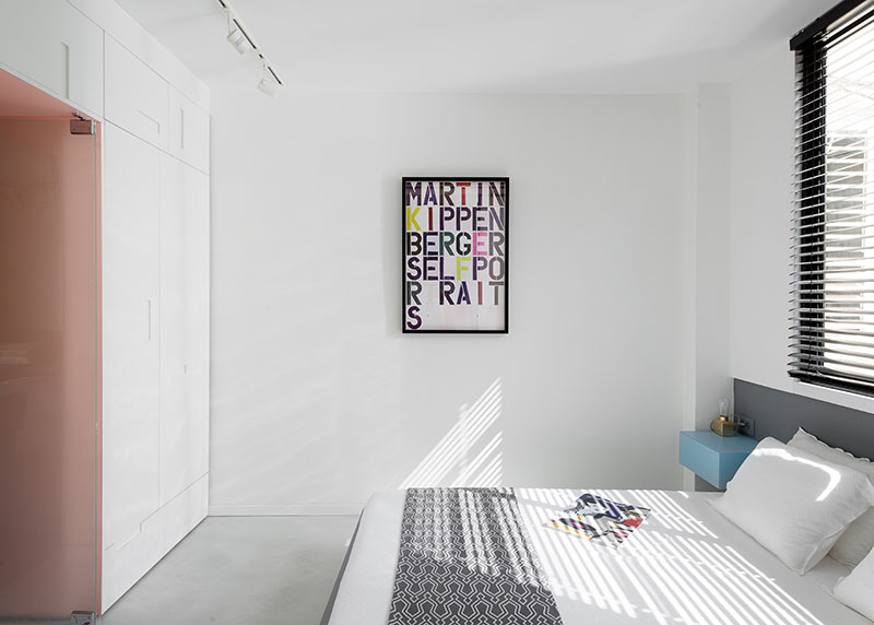 Класс! Цветной минимализм в маленькой квартире в Израиле (55 кв. м)