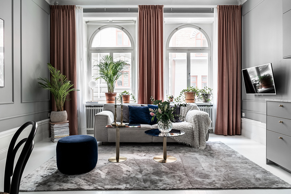 Класс! Элегантная двухкомнатная квартира в серых тонах в Стокгольме (41 кв. м)