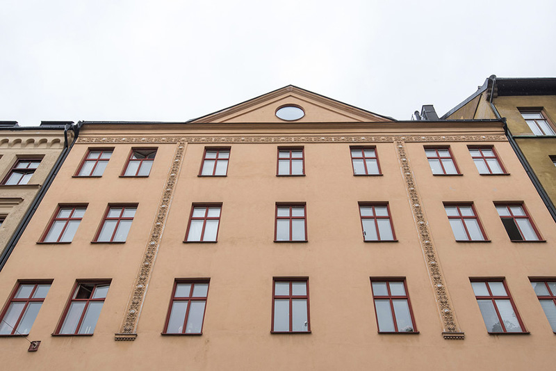 Стильная квартира в прохладной цветовой гамме в Стокгольме (53 кв. м)
