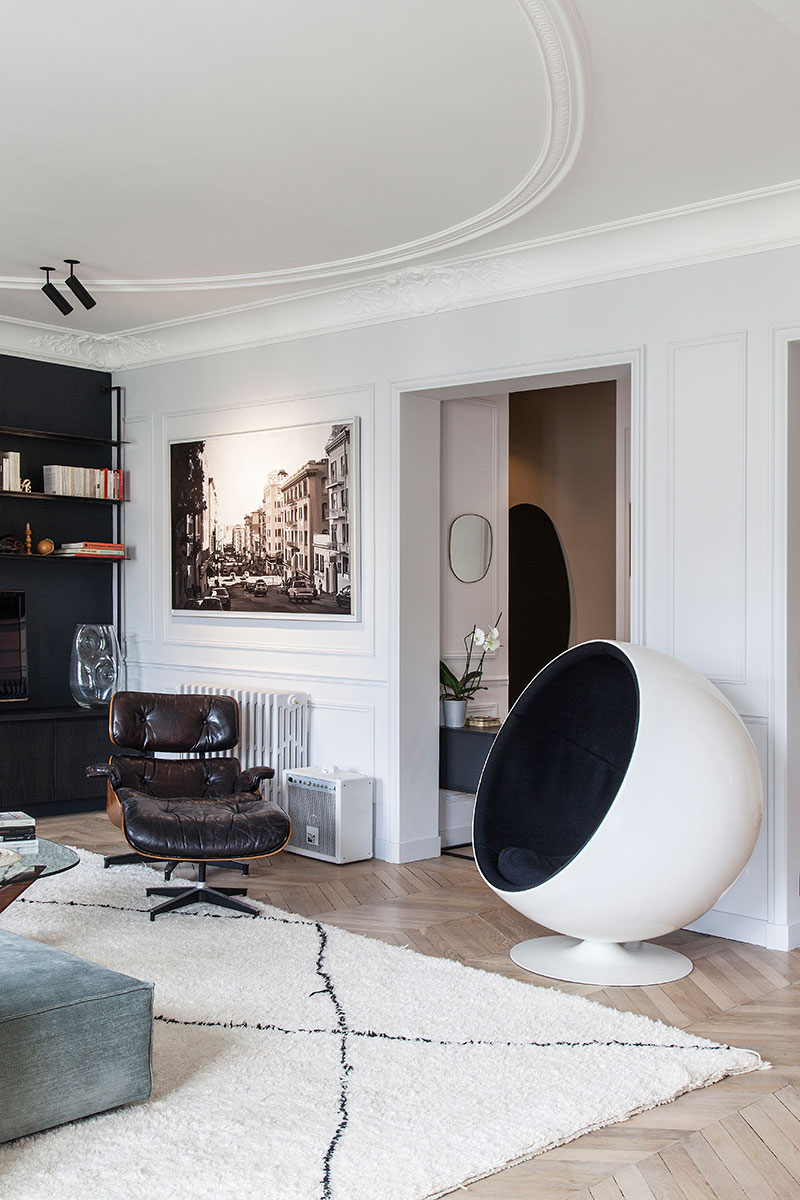 Класс! Стильная современная квартира с контрастными интерьерами в Париже