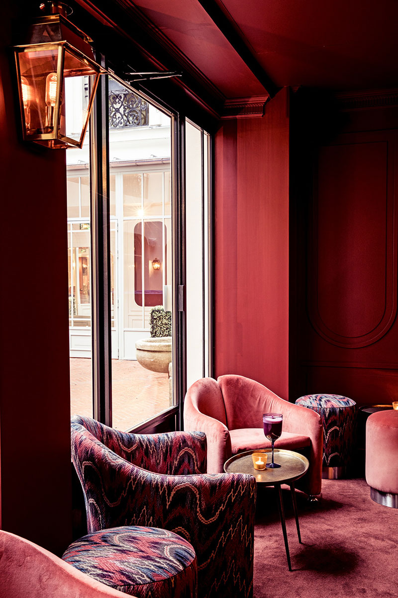 Красивые цветовые сочетания в романтичных интерьерах отеля в Париже