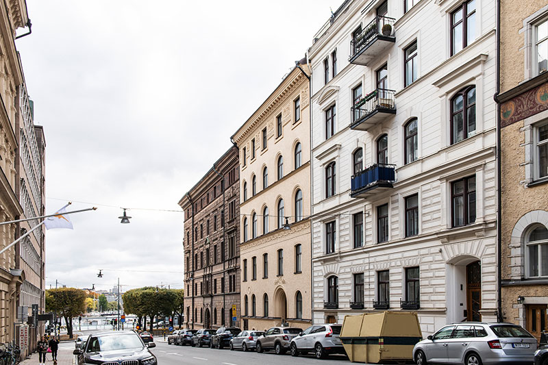 Чёрно-белая квартира в современной классике в Стокгольме (61 кв. м)
