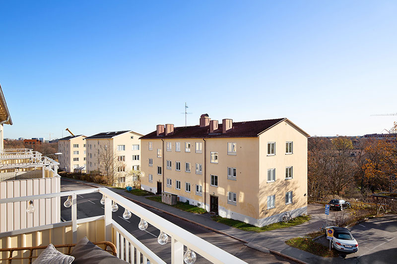 Светлая квартира с персиковыми стенами на окраине Стокгольма