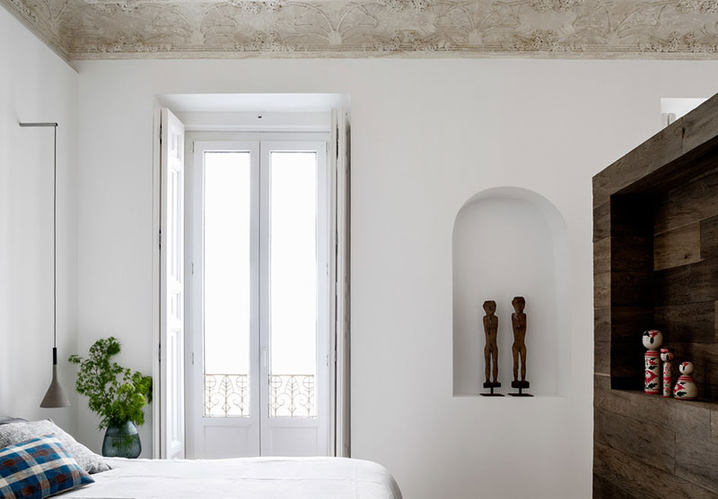 Гармония истории и современности в дизайне квартиры в 150-летнем доме в Мадриде