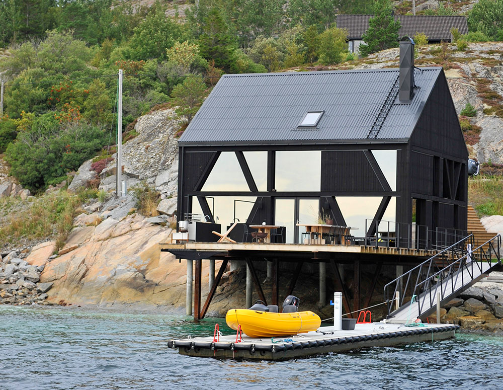 Удивительный чёрный дом на берегу моря в Норвегии 〛 ◾ Фото ◾ Идеи ◾ Дизайн