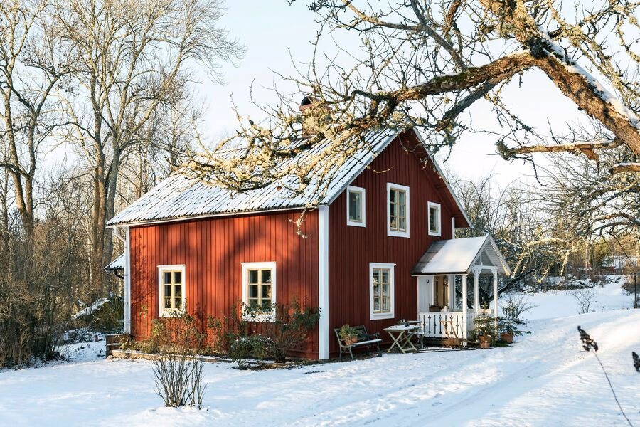 Ещё один прелестный шведский коттедж зимой