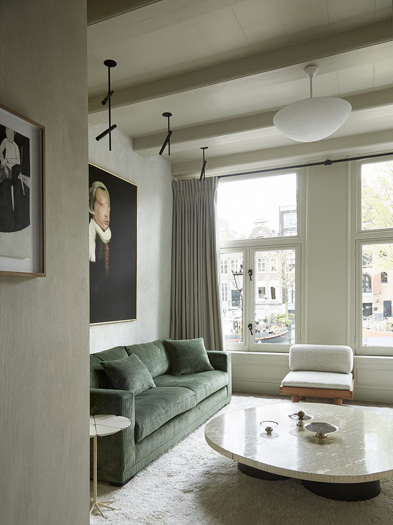 Неожиданный дизайн дома у канала в Амстердаме