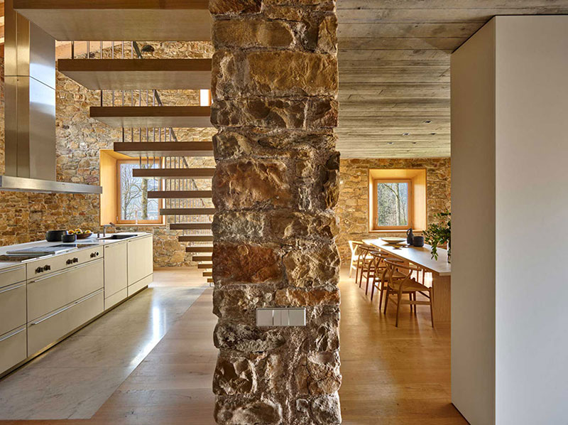 Современный дизайн каменного дома в Испании