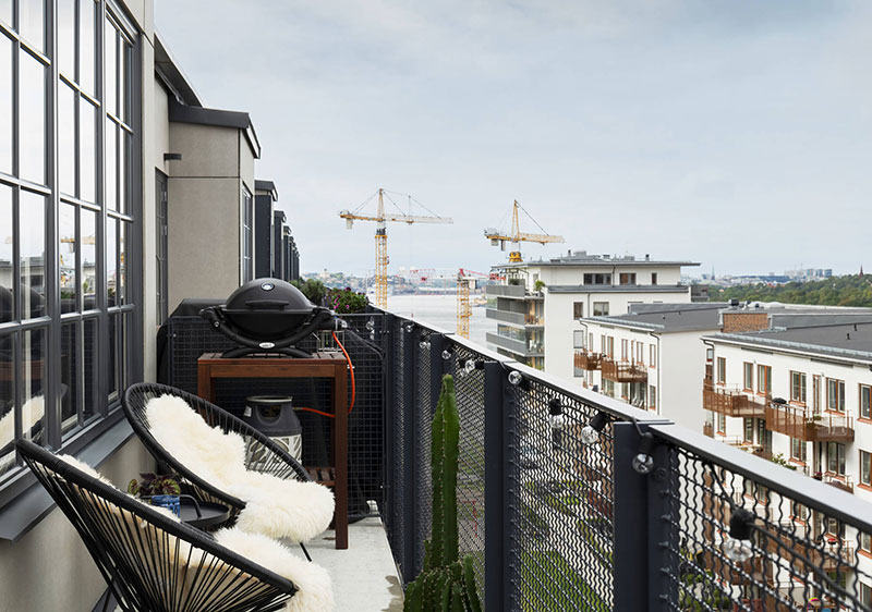 Небольшой лофт с просторным балконом в Стокгольме (55 кв. м)