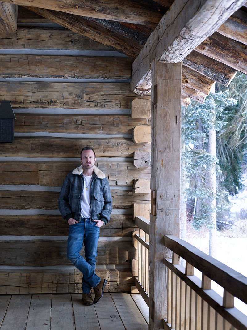 Как отдыхают знаменитости: идеальный горный дом актёра Аарона Пола в Айдахо
