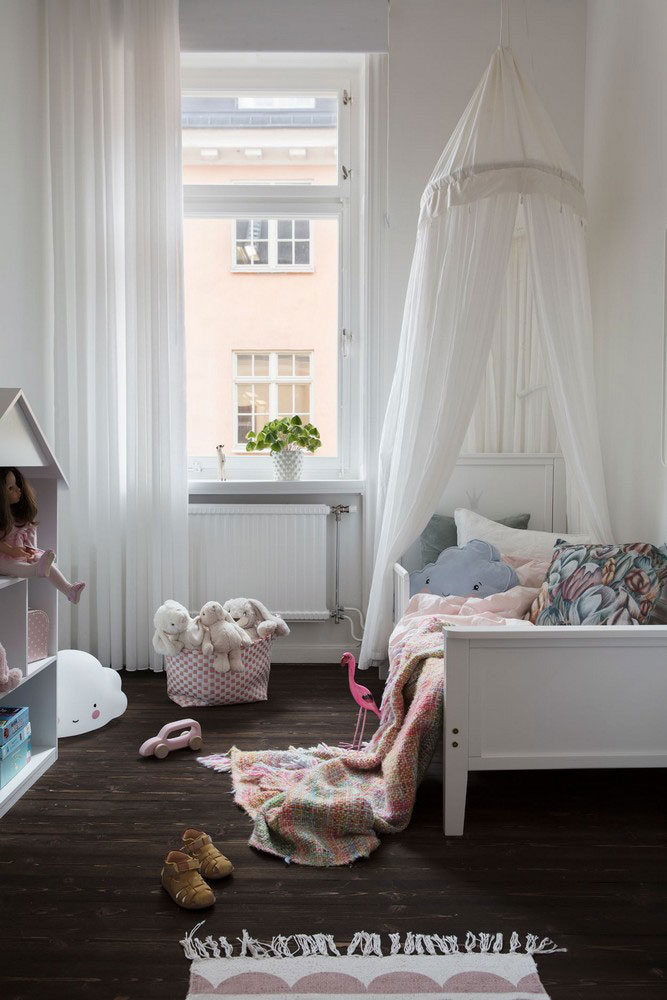 Шведская квартира с полосатой спальней и интересным декором