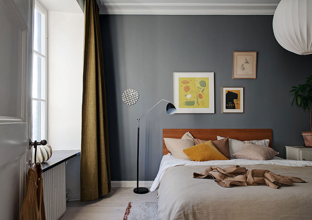Приятная двухкомнатная квартира с серой спальней в Швеции (55 кв. м)