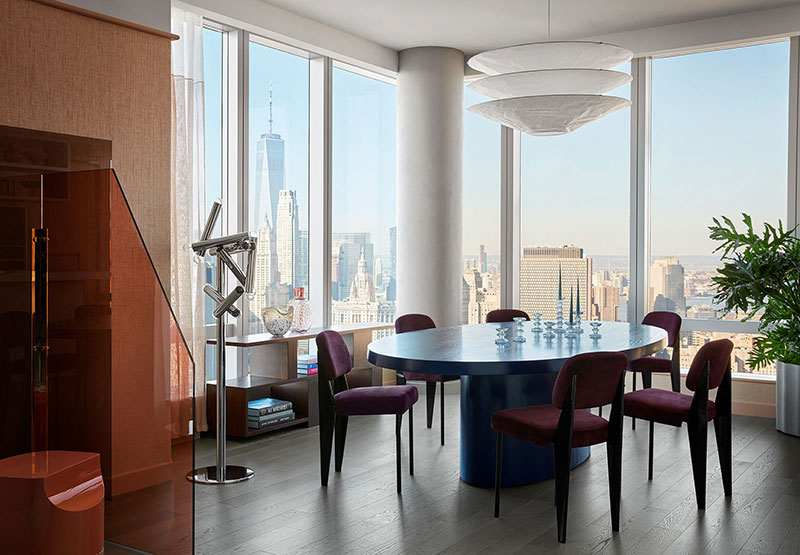Модный mid century и вид на Нью-Йорк с высока: апартаменты в небоскрёбе на Манхеттене