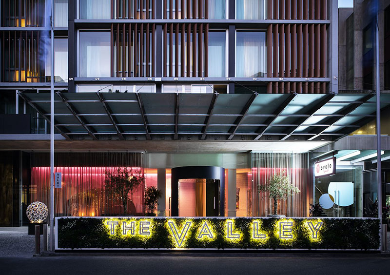 Красочный и неординарный отель Ovolo The Valley в Брисбене