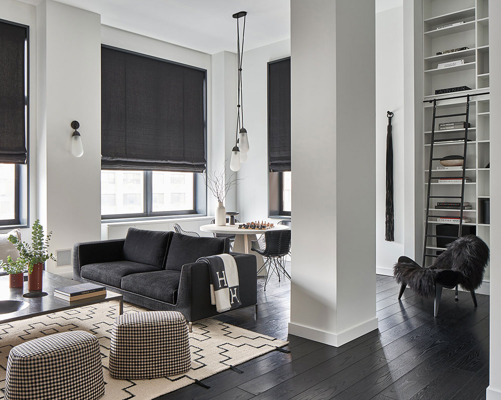 Крутой чёрно-белый интерьер для семьи в Нью-Йорке