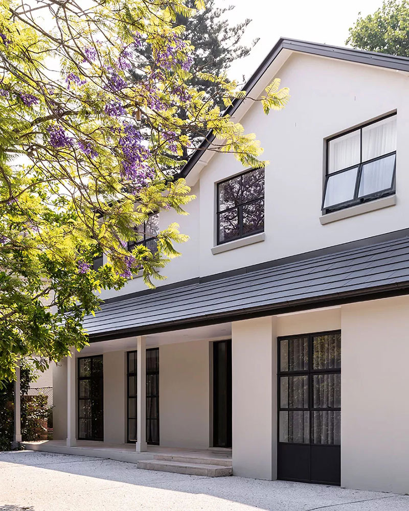 Красивый и элегантный современный дом в пригороде Сиднея