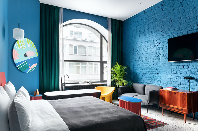 P 17 Hotel: яркий дизайн гостиницы в духе абстракционизма в Москве