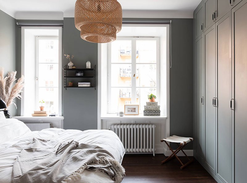 Стильный серый в интерьере современной квартире в Швеции