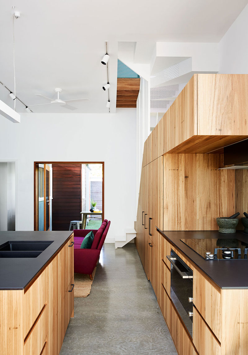 Как спроектировать интерьер в узком доме: вдохновляющий проект из Австралии
