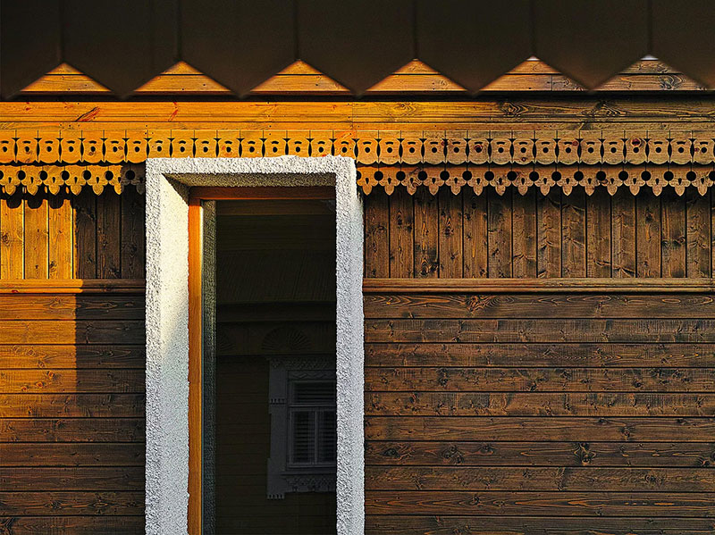 Игривый современный дизайн деревянного дома в русском стиле в Суздале