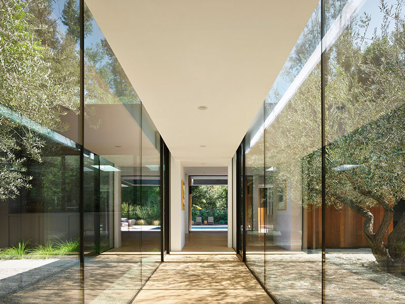 Солнечный дом архитектора в гармонии с природой в Калифорнии