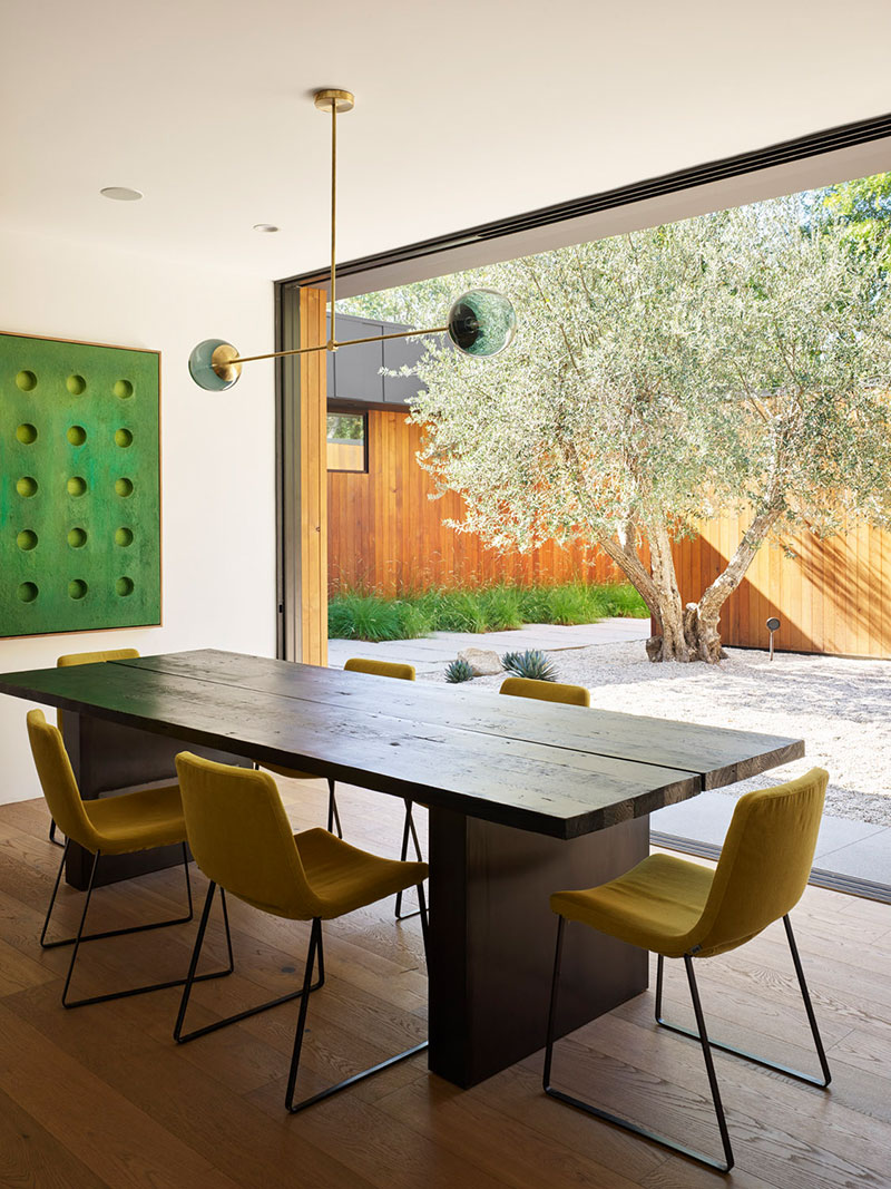 Солнечный дом архитектора в гармонии с природой в Калифорнии