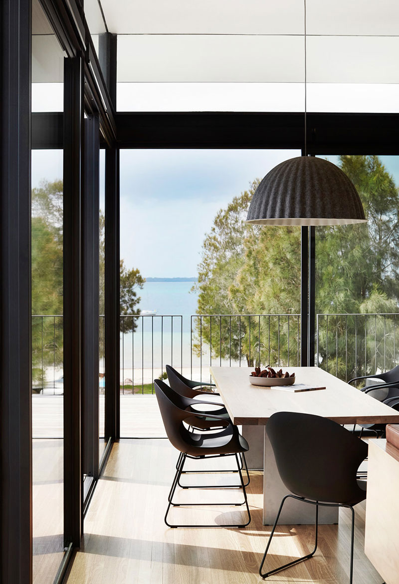Современный курортный дом с панорамными видами на океан в Австралии