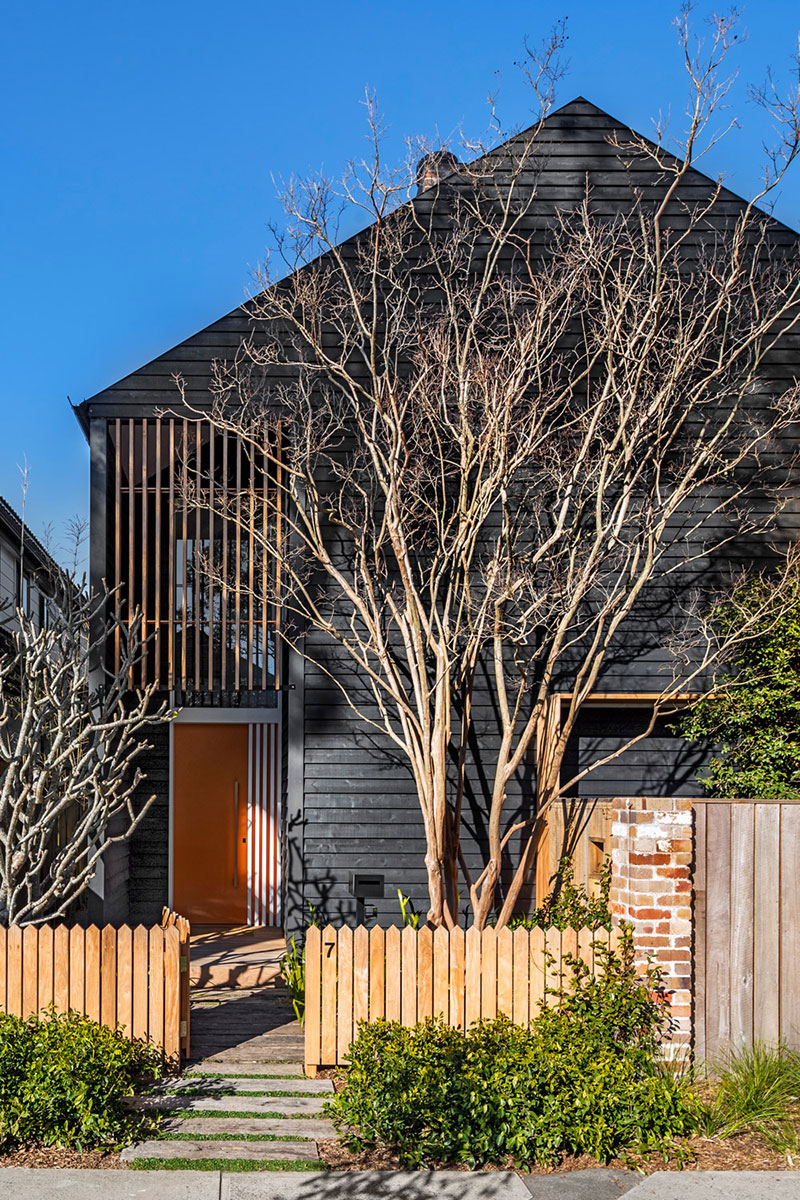 Современный деревянный дом с японским садом в Сиднее