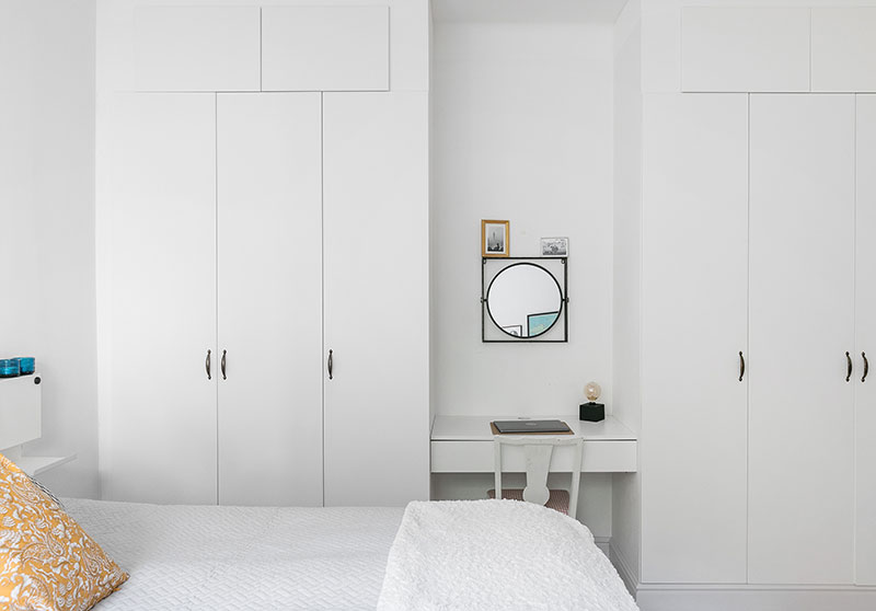 Очаровательная белая квартира с жизнерадостными нотками в Стокгольме (49 кв. м)