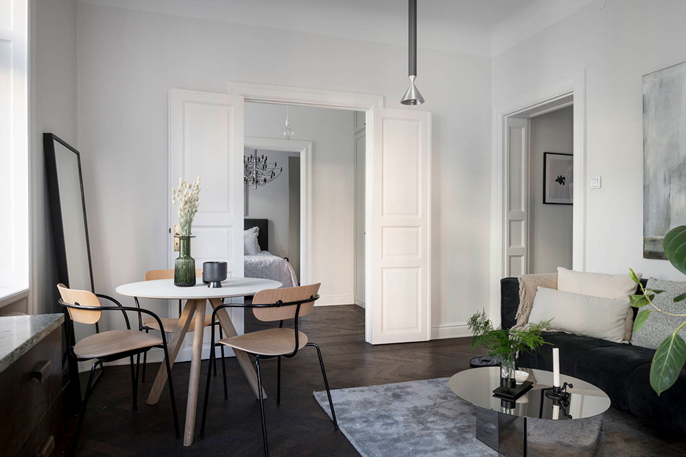 Простой, но приятный и стильный интерьер угловой квартиры в Швеции (51 кв. м)
