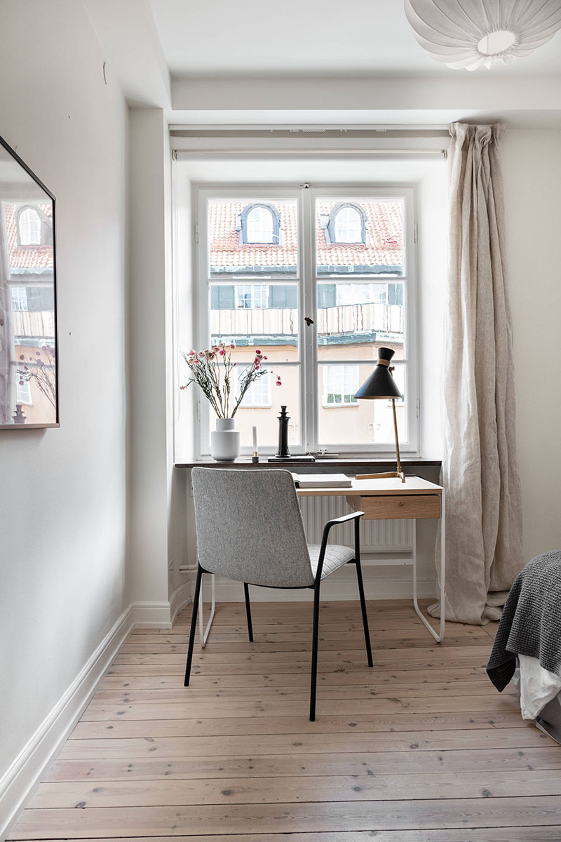 Небольшая светлая квартира с роскошными окнами в Стокгольме (58 кв. м)