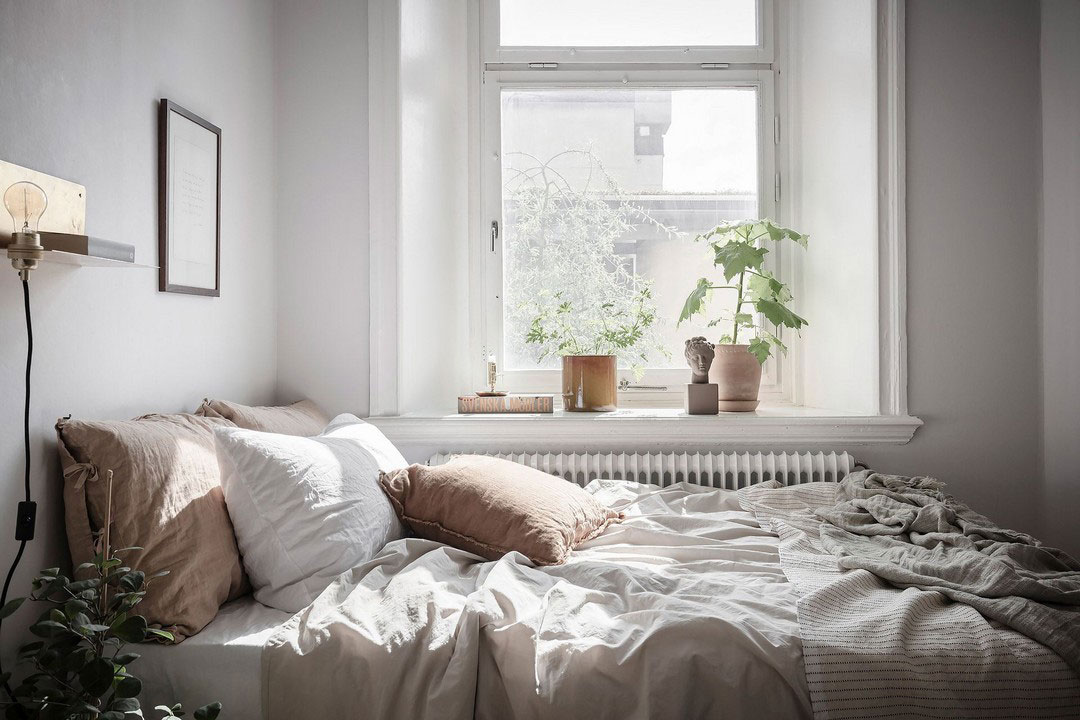 Повеяло осенью: спокойная и уютная квартира с тёплыми акцентами в Швеции (32 кв. м)