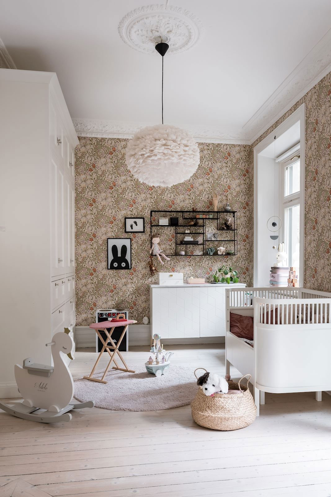 Роскошные деревянные двери, синяя спальня и нежная детская: замечательная квартира в Гётеборге