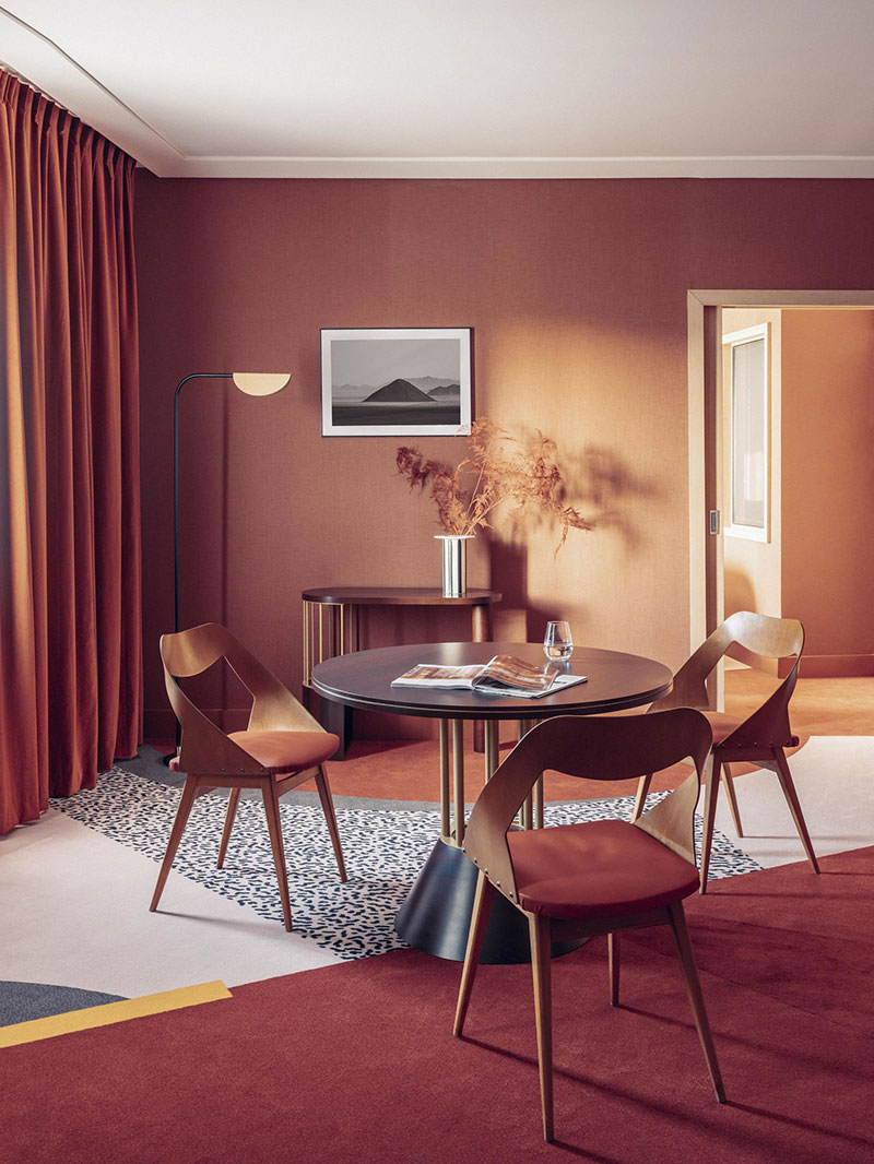 Смелый дизайн и вдохновение 80-ми: отеля Nest MGallery в Париже