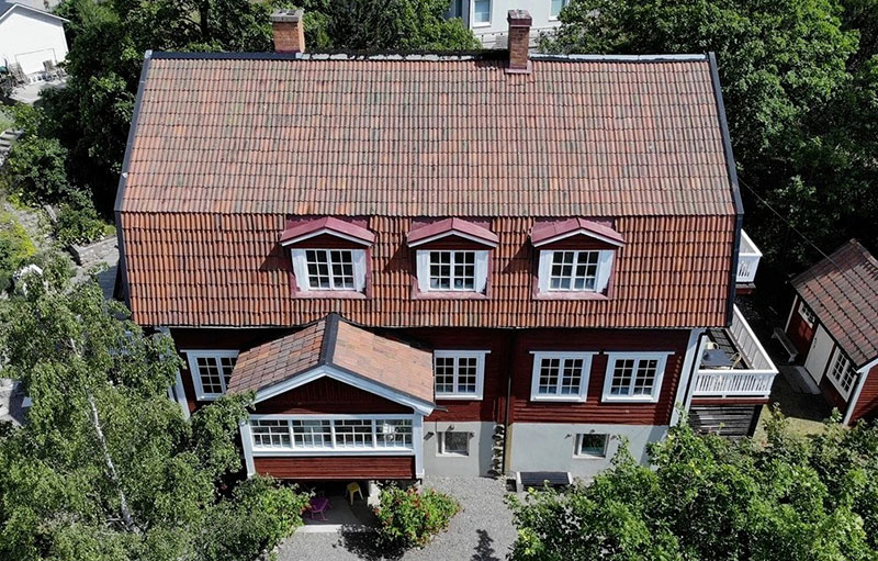 Традиционный шведский коттедж с дизайнерскими интерьерами в пригороде Стокгольма