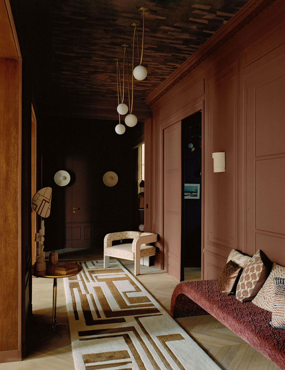 Прекрасная парижская квартира в коричневых тонах для семьи дизайнера