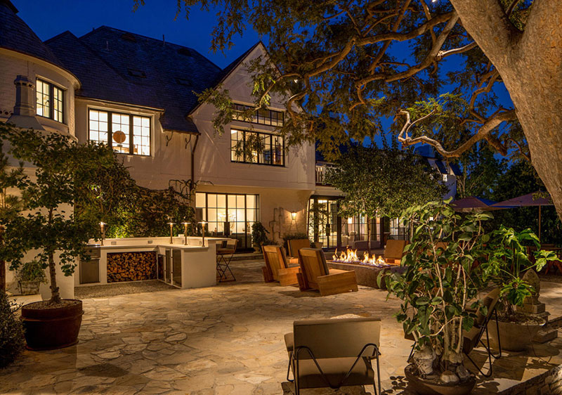 Как живут знаменитости: светлый дом ведущей Эллен Дедженерес в Калифорнии
