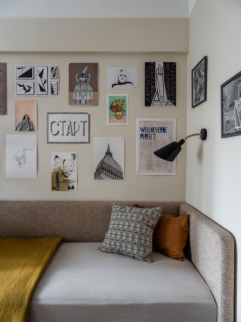 Винтаж и дизайнерская мебель в квартире семьи декоратора в Москве