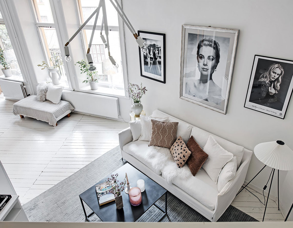 Белоснежная квартира со спальней на антресоли в Швеции (50 кв. м)